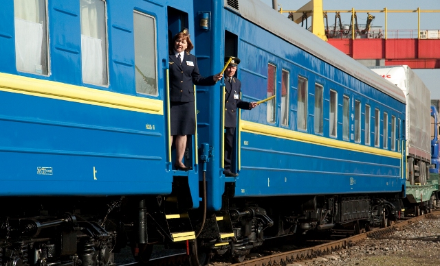 Найбільше залізничних квитків черкащани купували до Львова та Одеси, - ПриватБанк 